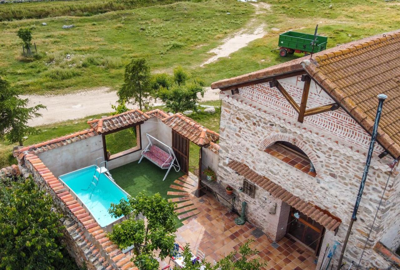 فيلا La Casa Del Buho Santa Maria la Real de Nieva المظهر الخارجي الصورة