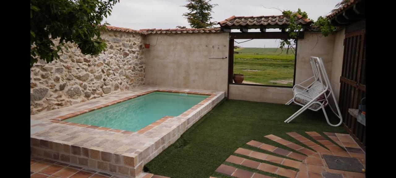 فيلا La Casa Del Buho Santa Maria la Real de Nieva المظهر الخارجي الصورة